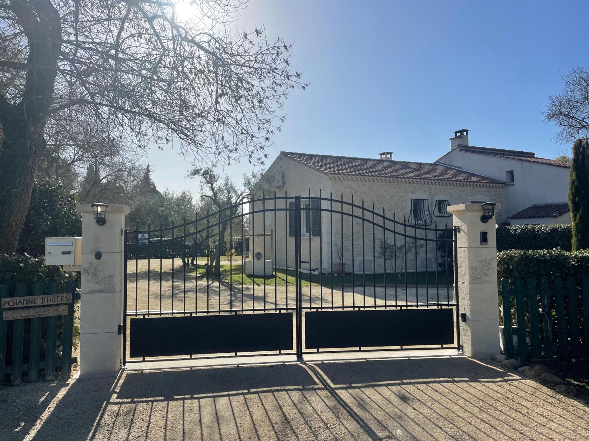 Arles Campagne Location "La Campagn'Arles" Bed and Breakfast Buitenkant foto